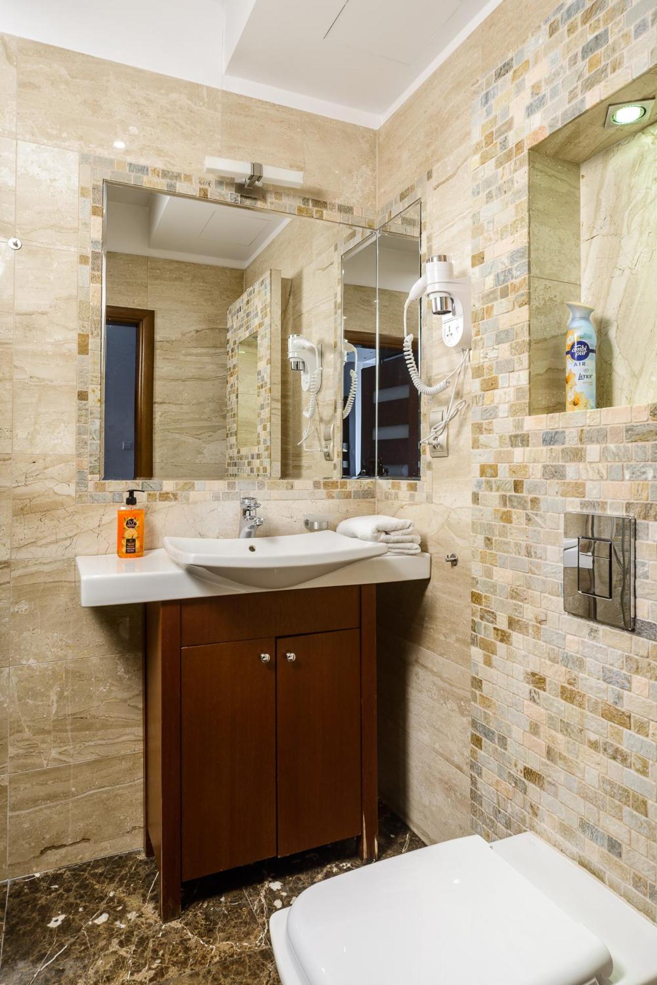 Luxury Apartments In Platinum Tower Varsovie Extérieur photo
