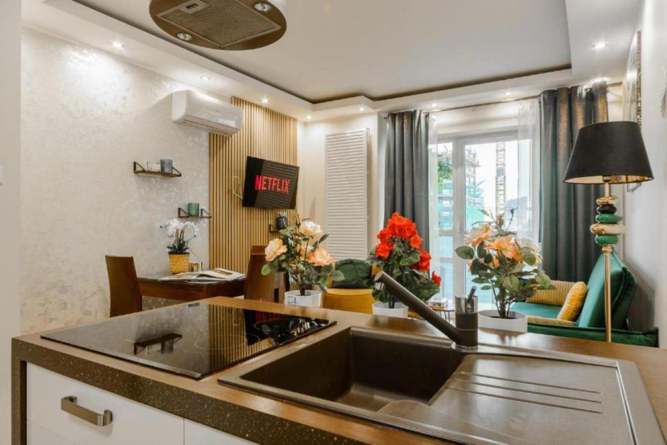 Luxury Apartments In Platinum Tower Varsovie Extérieur photo