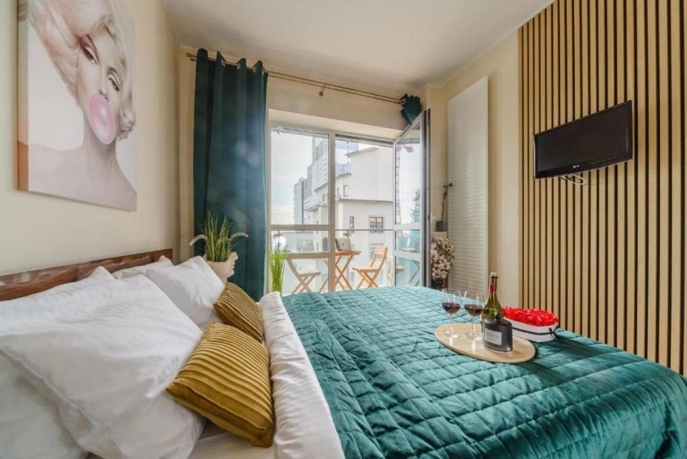 Luxury Apartments In Platinum Tower Varsovie Extérieur photo